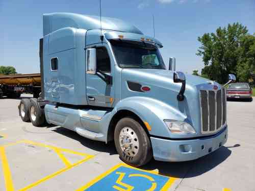 2015 PETERBILT 579