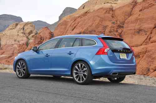 2015 VOLVO V60