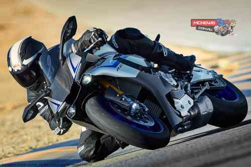 2015 YAMAHA YZFR1M
