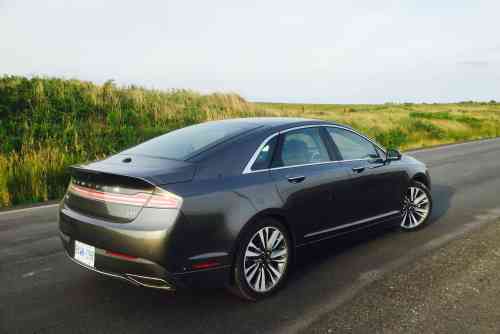 2017 LINCOLN MKZ