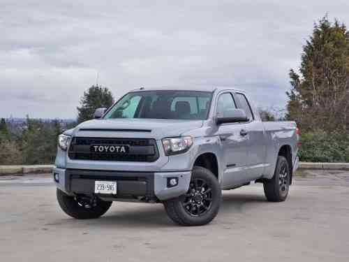 2017 TOYOTA TUNDRA